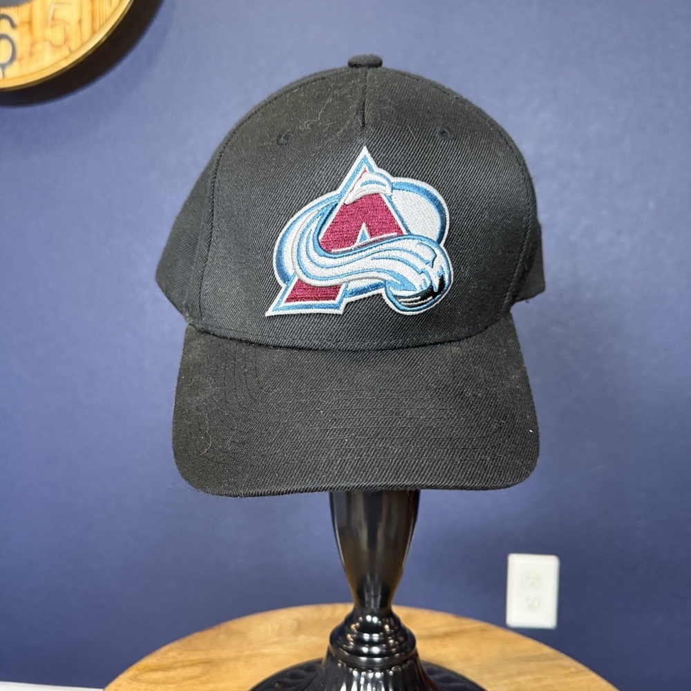 Colorado Avalanche NHL Snapback Baseball Hat NWT One Size